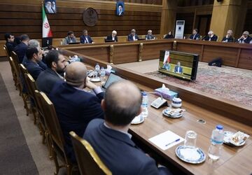 عارف: دولت برنامه‌ای برای تغییر مدیران ندارد/ معیشت مردم مهم‌ترین اولویت است