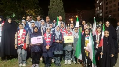دانش آموزان در صف اول حماسه سازی هستند