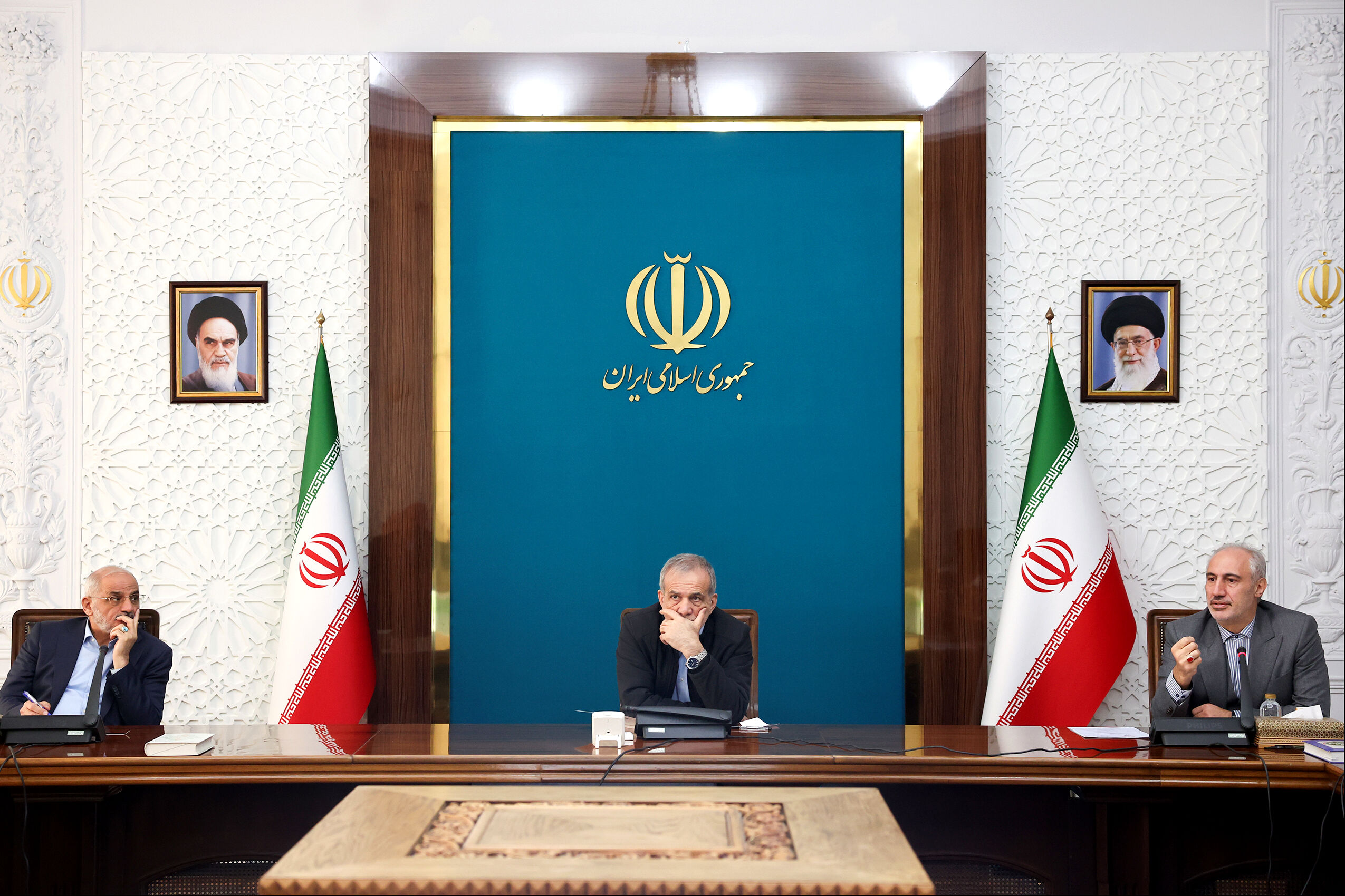 جلسه پیگیری احداث نیروگاه‌های برق خورشیدی تشکیل شد
