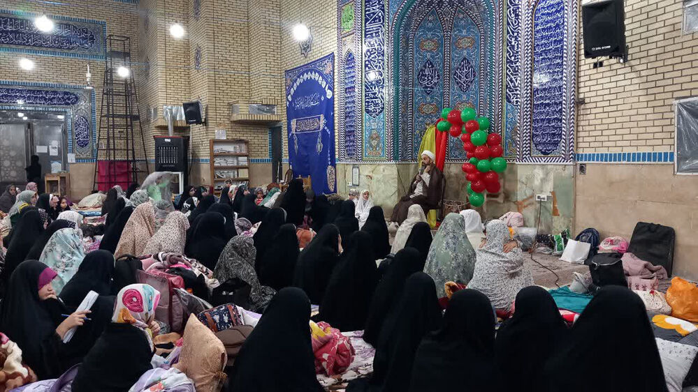 اعتکاف دختران دانش‌آموز در قم