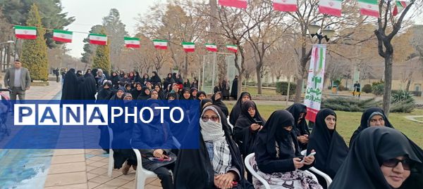 اجتماع مردم بصیر و انقلابی نیشابور در آغاز دهه فجر