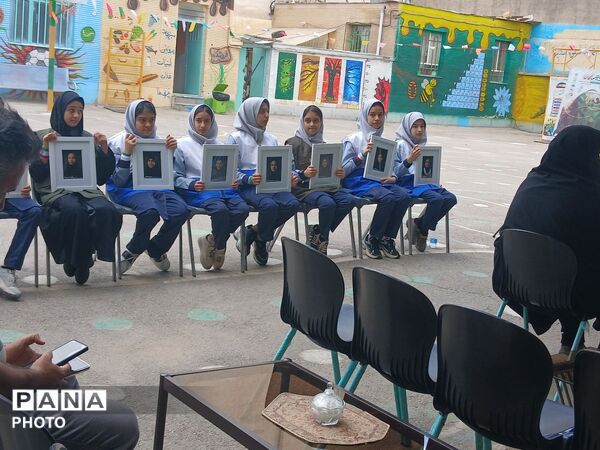 مراسم نهال امید یادواره شهید جاوید الاثر ماکان نصیری درمدرسه میثاق ناحیه ۳