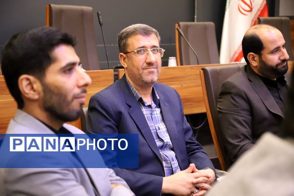  هفتمین جلسه کارشناس مسئولان و کارشناسان قرآن، عترت و نماز مناطق ۱۹گانه شهر تهران