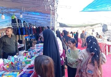 نمایشگاه مهر لردگان رنگین‌کمانی از فرهنگ و هنر