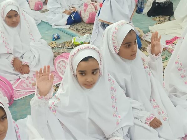 جشن تکلیف دانش‌آموزان دختر شهرستان فهرج 