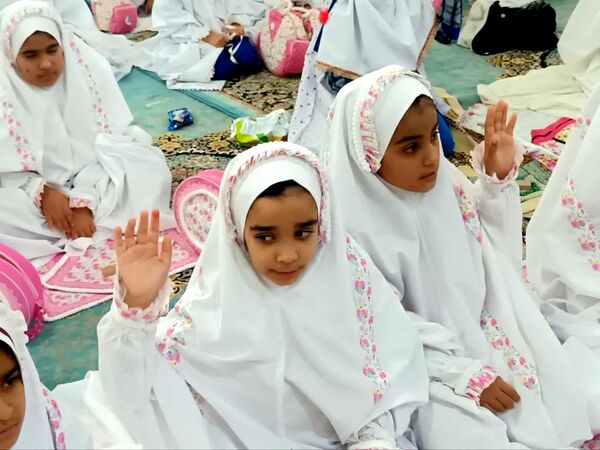 جشن تکلیف دانش‌آموزان دختر شهرستان فهرج 