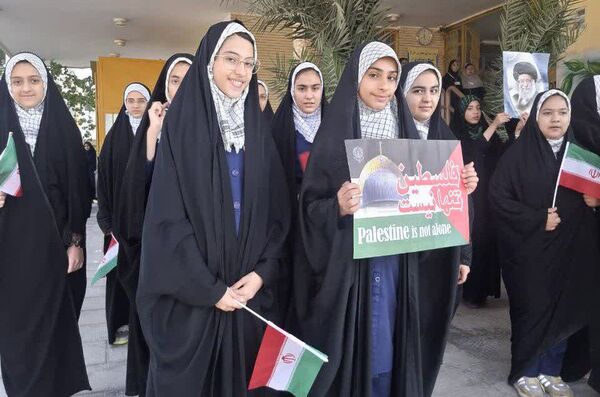  یادواره شهدای مقاومت در دبیرستان بهار آزادی فلاورجان