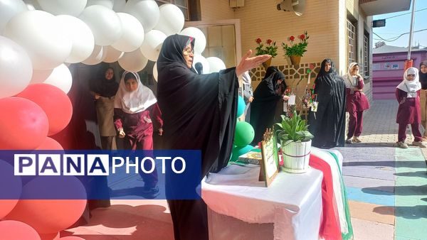 جشن دهه انقلاب و زنگ حماسه آفرینی انقلاب در دبستان شطیطه ۲