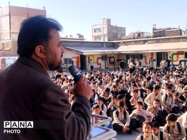 زنگ ایثار و شهادت همزمان با شروع شدن سال تحصیلی در دبیرستان پسرانه ابوریحان بیرونی