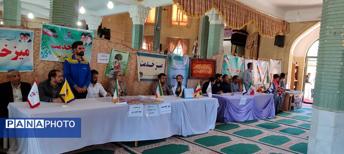 پاسخگویی مسئولان شهرستان باخرز به مردم در میز خدمت