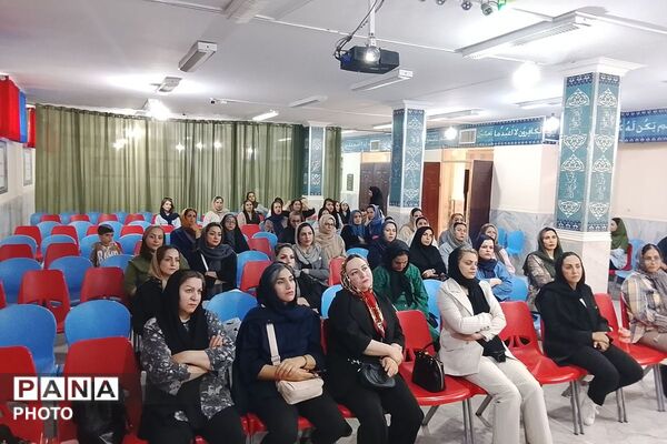 از نیمکت‌های مدرسه تا ماندگاری در تاریخ؛ مهر با یاد دانش‌آموزان میناب
