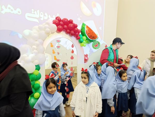 جشن یلدای مدرسه غیر دولتی مهر و ماه آشخانه 