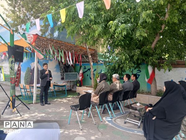 مراسم نهال امید یادواره شهید جاوید الاثر ماکان نصیری درمدرسه میثاق ناحیه ۳