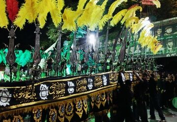 سوگِ دو علمدار؛ یکی در کربلا، یکی در روزگارِ ما