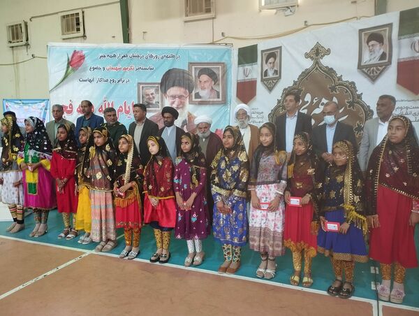 حضور پرشور مردم باغ‌شهر فین در راهپیمایی ۲۲ بهمن