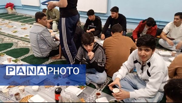 برگزاری محافل انس با قرآن و مراسم افطاری در مدارس شهرستان ملارد 