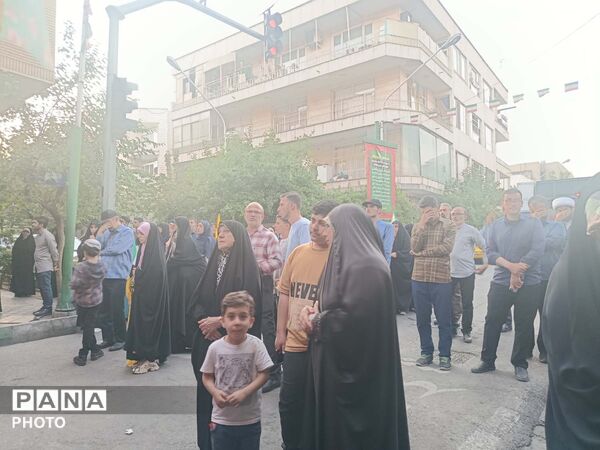 اردوی زیارتی دانشجومعلمان قم در مرقد امام و بیت رهبر شهید