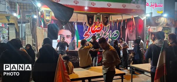 برپایی موکب سربازان رهبر در مسیر زائران مراسم تشییع آقای شهید ایران