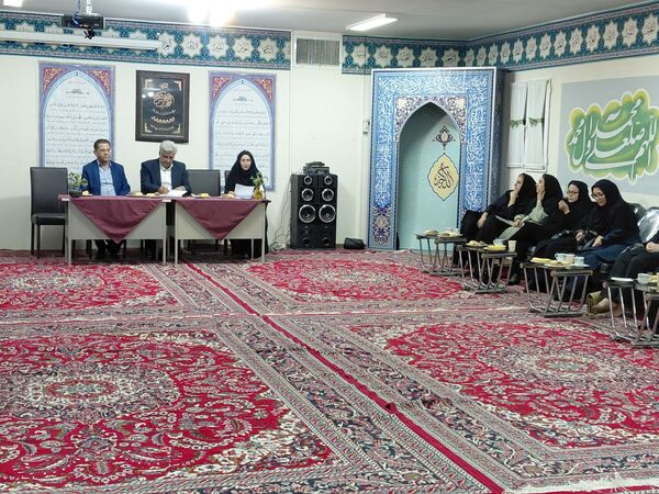 اولین جلسه شورای دبیران در دبیرستان علی‌ افشارنژاد 
