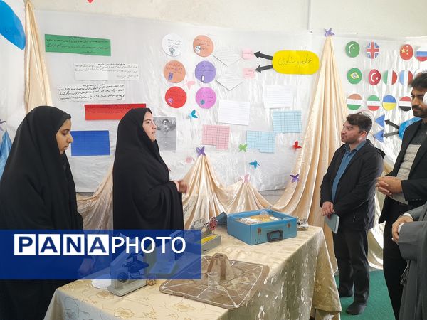 افتتاح نمایشگاه مدرسه انقلاب دبیرستان آسیه پیش قلعه 