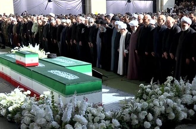 ایران در ماتمِ رهبر شهید؛ ‌اقامه نمازِ آخر بر پیکر آقای شهید ایران