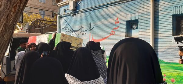 شهدای گمنام نماد مقاومت، شجاعت و ایثار ملت ایران هستند 