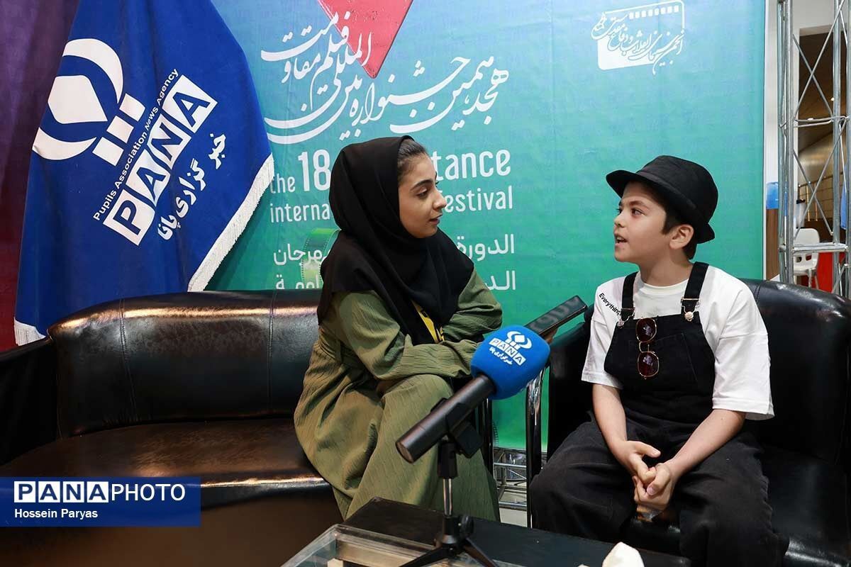 نریمان علی لیواری؛ کودکِ عاشق بازیگری که با صحنه تئاتر دوست صمیمی‌ست