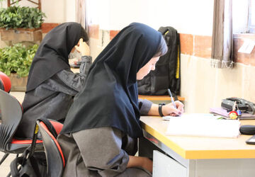 دیدار صمیمانه مدیر آموزش و پرورش شهرستان های تهران با دانش آموزان اردوی مطالعاتی مدارس اسلامشهر