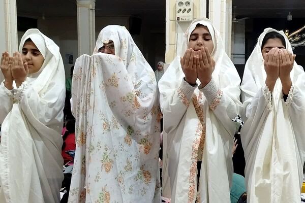 مراسم معنوی اعتکاف در مسجد الزهرا(س) قیامدشت