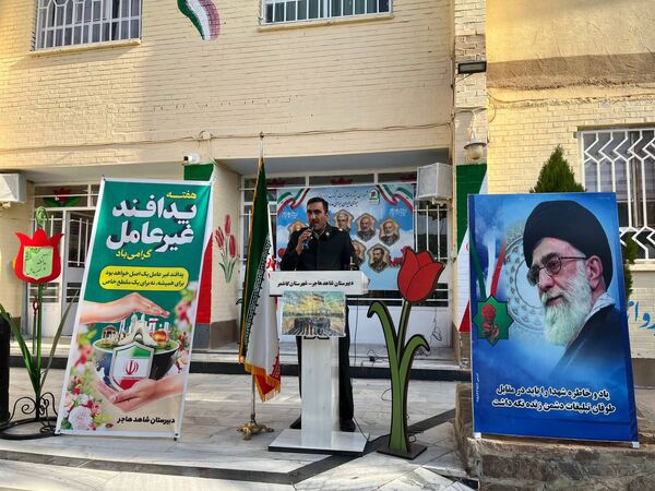 بزرگداشت هفته پدافند غیر عامل در دبیرستان شاهد هاجر