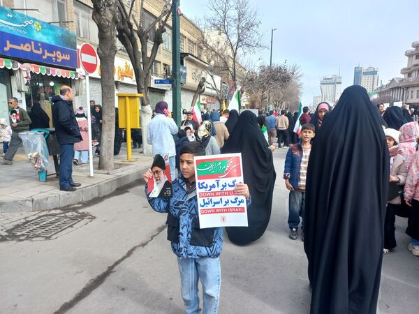نسل فردا در مسیر انقلاب