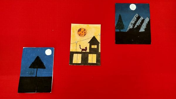 هم‌زمان با هفته فرهنگ و هنر؛ آثار هنری دانش‌آموزان دبیرستان بنت‌الهدی صدر در نورآباد به نمایش درآمد