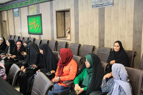 جلسه توجیهی دانش‌آموزان خبرنگار فریدن برای حضور در پای صندوق‌های رای