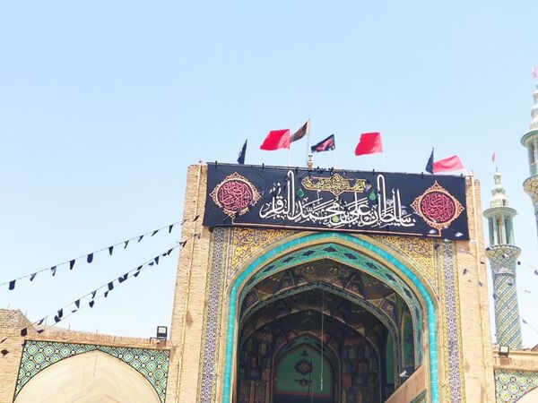 عزاداری زائران و مجاوران حرم مطهر اردهال در شب تاسوعای حسینی