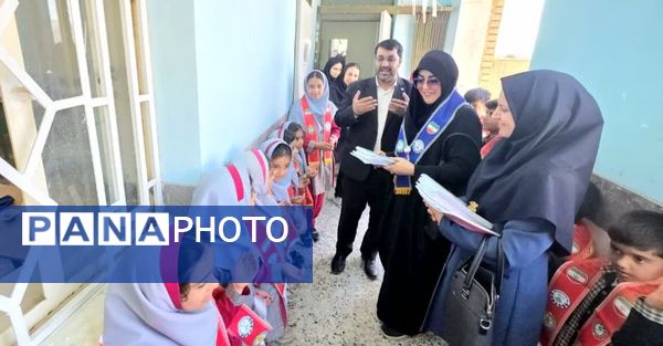 موج کتاب در مدارس روستایی؛ از هدیه‌ ۲۰۰ جلدی تا اشتیاقی برای مطالعه