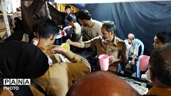 موکب شهدای روستای آهوان در نود و هشتمین شب از اجتماعات مردمی 