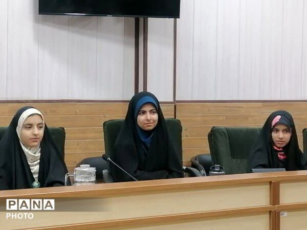 نشست صمیمی خبرنگاران پانا با مدیرکل آموزش و پرورش قم