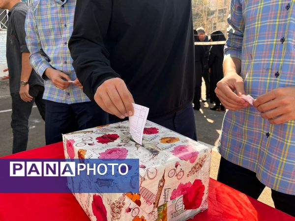 برگزاری انتخابات انجمن‌های ورزشی با حضور مسئولان آموزش و پرورش منطقه۱۵