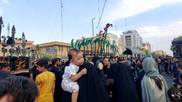 جلوه‌هایی از حرکت نمادین کاروان اسرای کربلا در قم