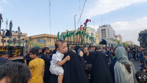 جلوه‌هایی از حرکت نمادین کاروان اسرای کربلا در قم