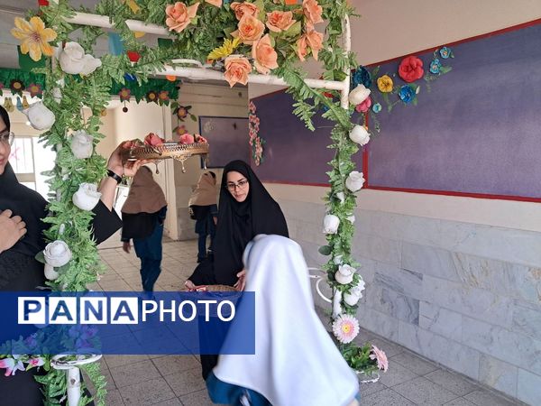 آیین نواخته زنگ آغاز سال تحصیلی در دبستان دخترانه سمیه