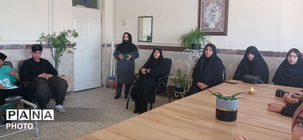  نشست هم اندیشی رئیس سازمان دانش آموزی کردستان با روسای شورای دانش‌آموزی مدارس کامیاران 