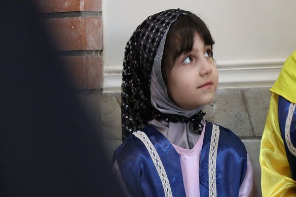 یک خشت هزار امید