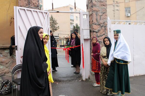  آیین افتتاح جشنواره ماها و ایران‌مون در دبیرستان خدیجه کبری پردیس 