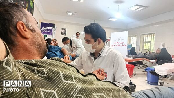 همدلی خبرنگاران قم در سنت اهدای خون