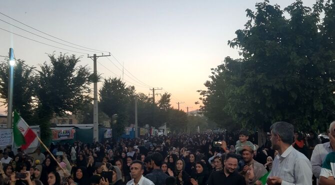 طنین «من کنت مولاه» در آسمان لردگان