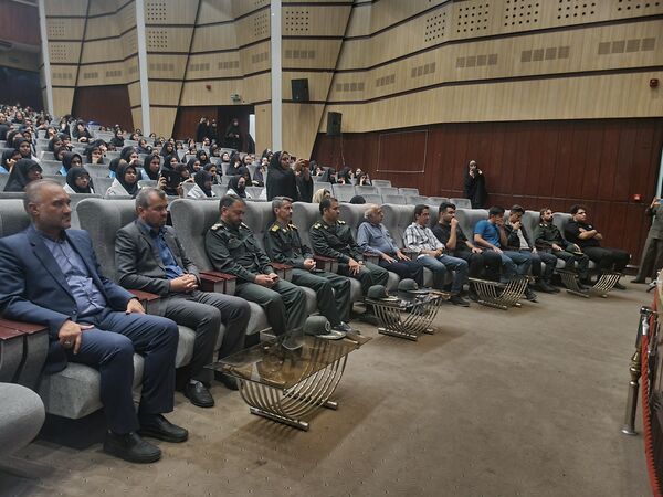 تجلیل از برگزیدگان کنکور سراسری در فرهنگسرای سیمرغ نیشابور 