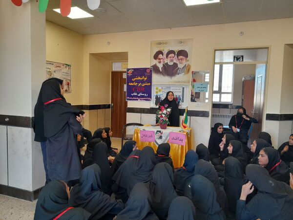 جلسه توجیهی  سلامت بانوان در دبیرستان مادرمهربان خلیل آباد