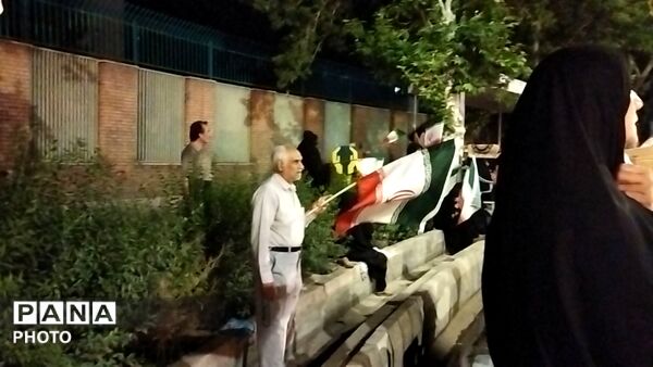 گذری بر میدان حافظ در   هشتاد و پنجمین شب از اجتماعات مردمی نیشابور