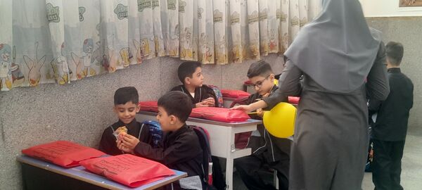 جشن شکوفه‌ها در مدرسه نسل روشن ناحیه 2 کرج 